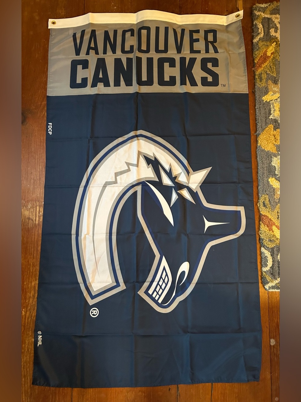 Vancouver Canucks NHL Team Flag - Navy & Gray